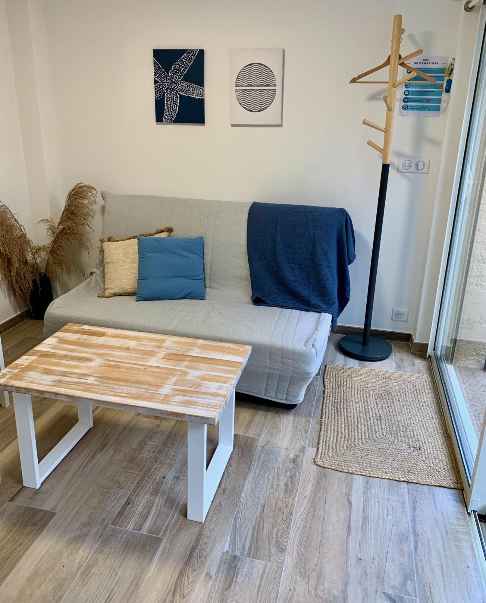 Studio With Private Car Park And Air Con Valbonne Extérieur photo